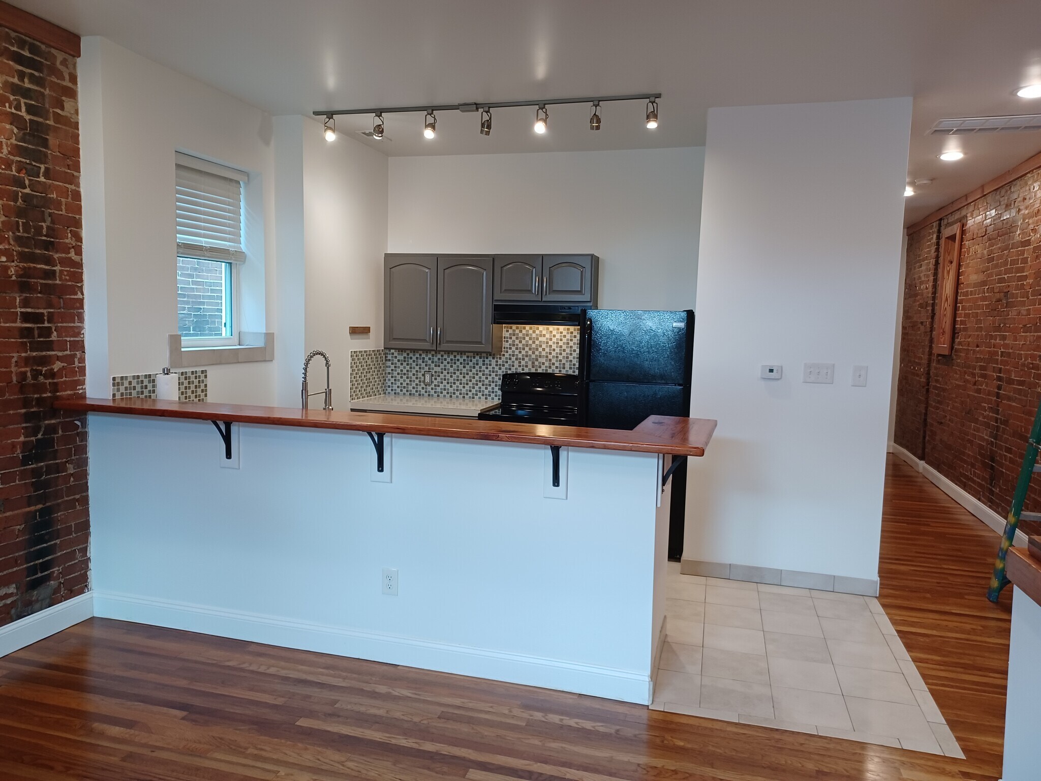 Building Photo - 4224 Chouteau Ave