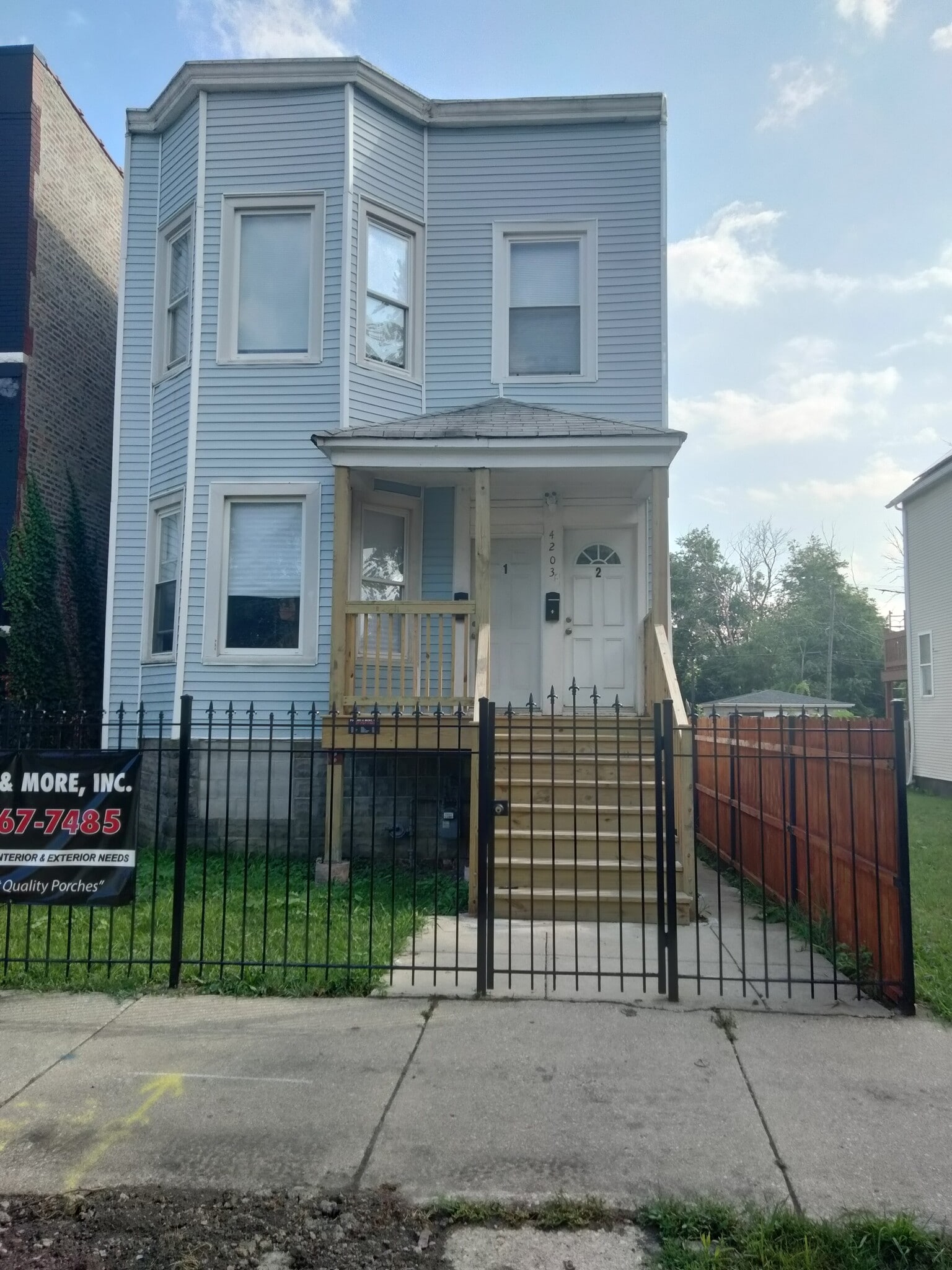 Front porch - 4203 W Maypole Ave