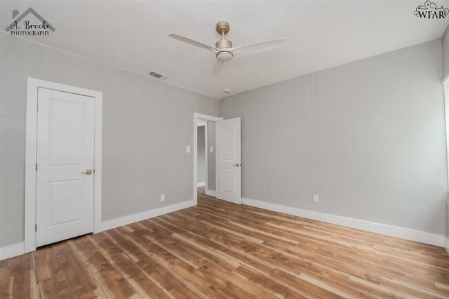 Building Photo - 2130 Ave H