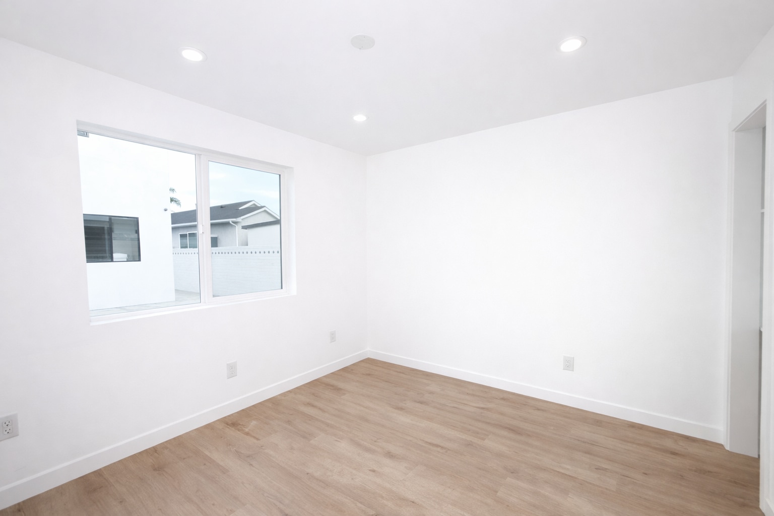 Building Photo - 12527 Cranbrook Ave