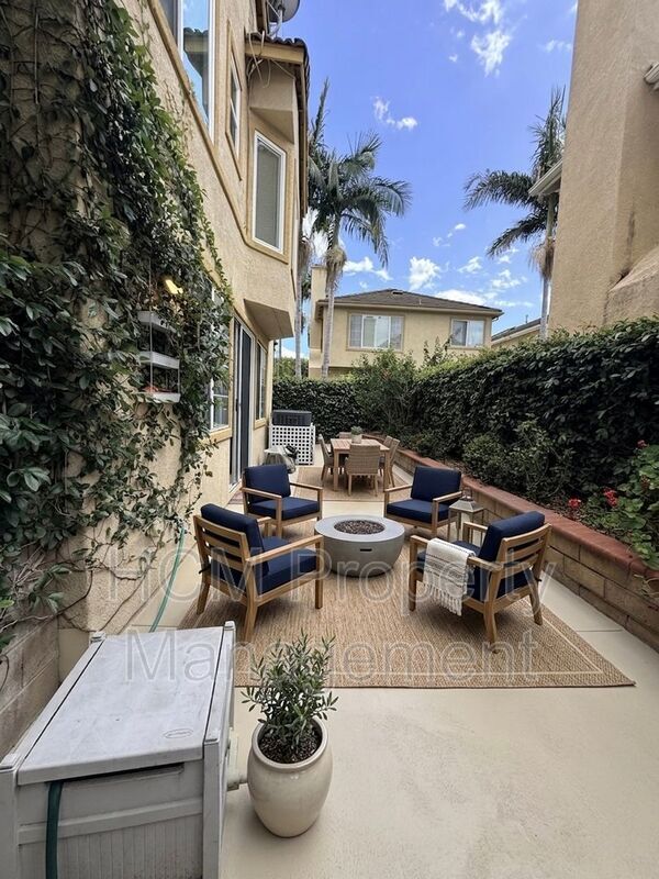 Building Photo - 651 N Jensen Pl