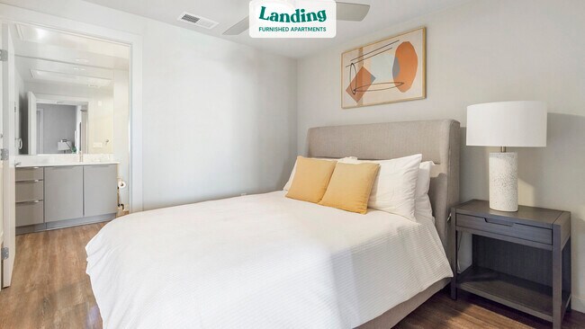 Building Photo - 2211 E Orangewood Ave