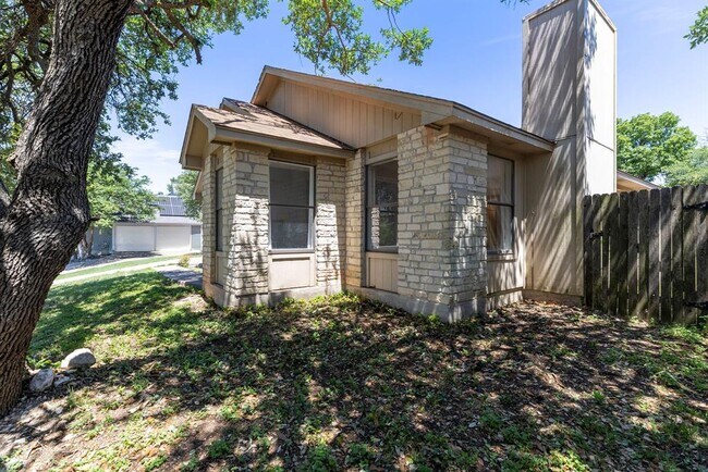 Building Photo - 8302 Spring Valley Dr