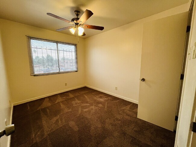 Building Photo - 5041 N 40th Ave