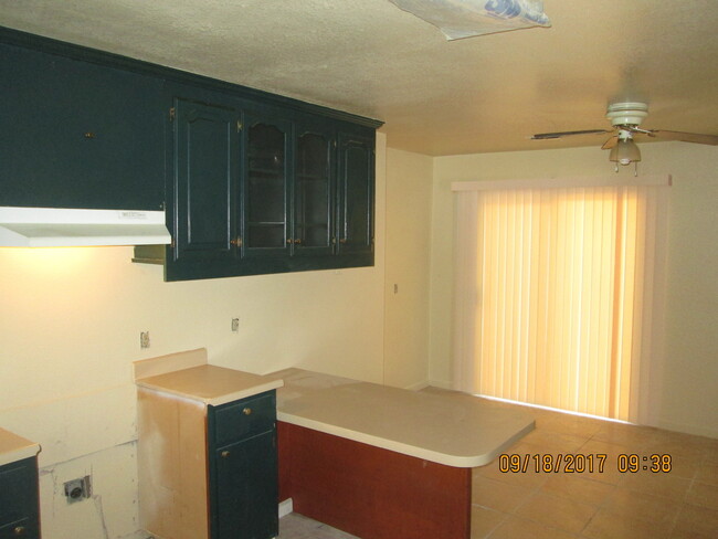 Building Photo - 2 bedroom, 2 baths, 1 car garge House