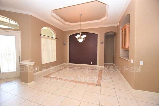 Building Photo - 2218 Longleaf Cir