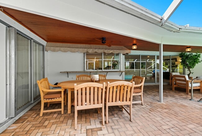 Building Photo - 1050 Gulfstream Way