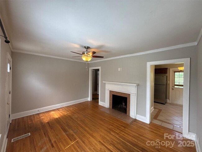 Building Photo - 3017 Hudson St