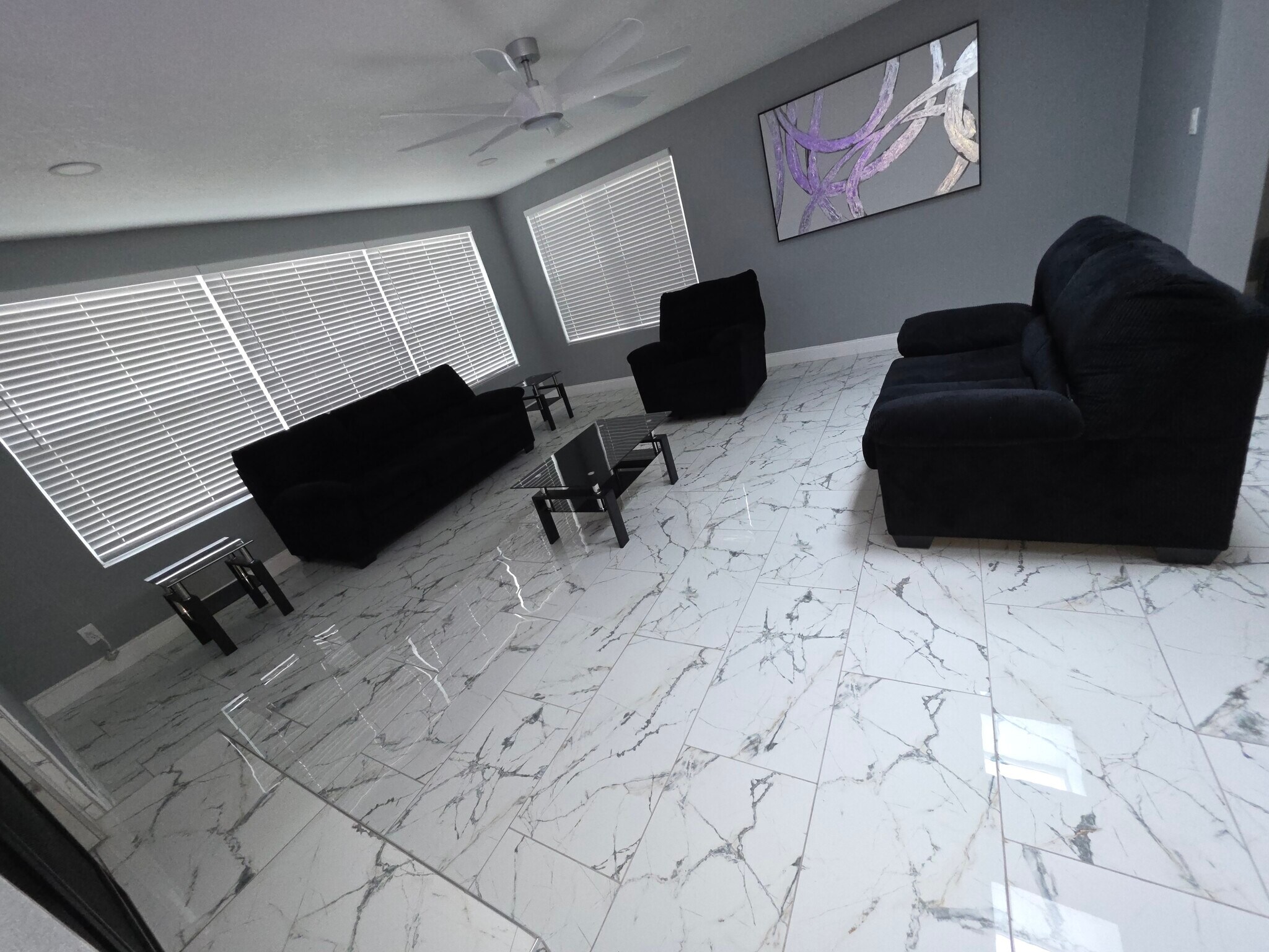 Living room - 1116 Madrid Ave