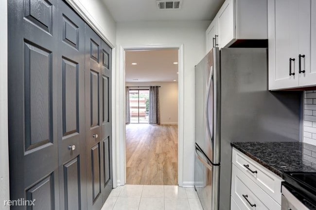 Building Photo - 2 br, 3 bath Townhome - 2844 Webb Bridge Rd.