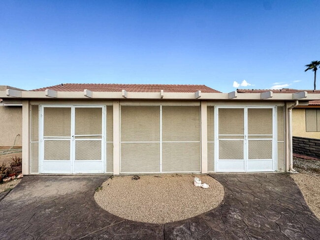 Building Photo - "Charming 3-Bedroom, 2-Bathroom Mesa Del S...
