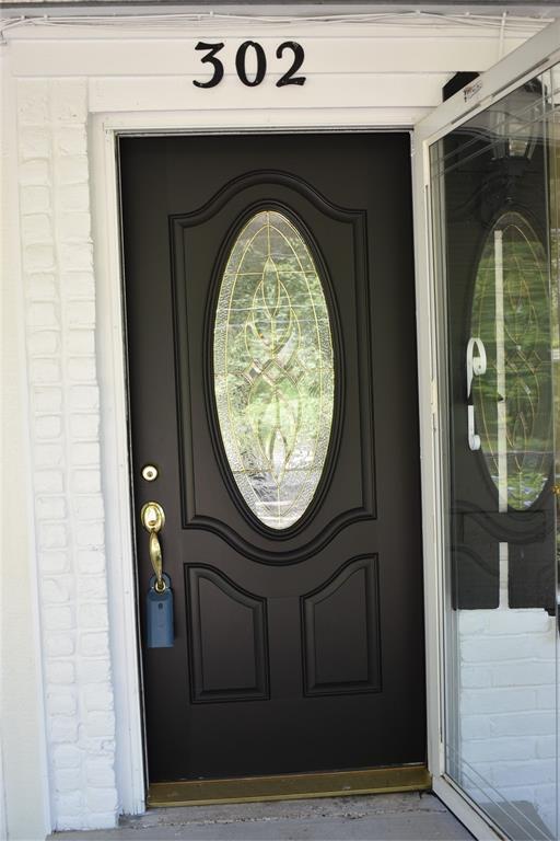 Building Photo - 302 Arrowhead Dr
