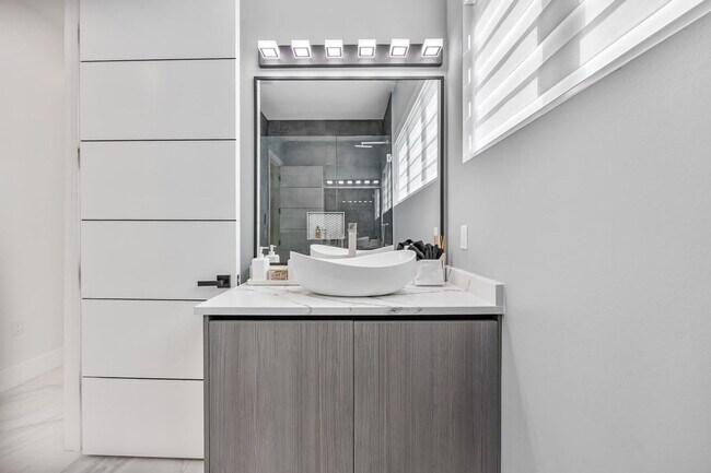 Building Photo - 2175 S Tropical Trail