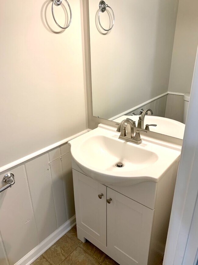 Primary Photo - Inglewood 2 BR 1.5 Bath duplex available O...