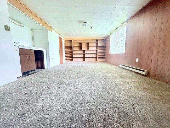 Building Photo - 4-Bed House in Cedar Falls