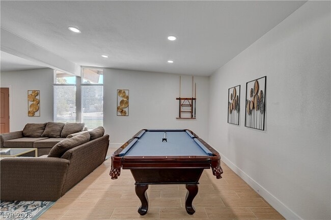 Building Photo - 1799 Valley Dr