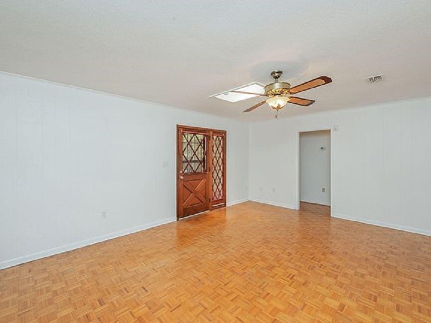 Building Photo - 110 Gardenia Ct NW