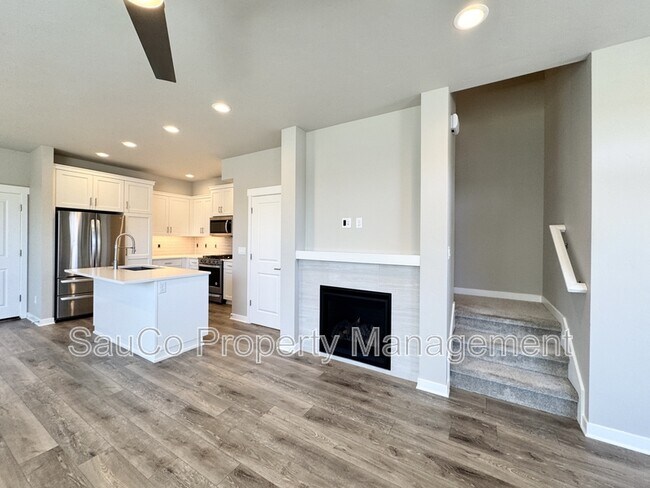 Building Photo - 5575 SE 80th Ave