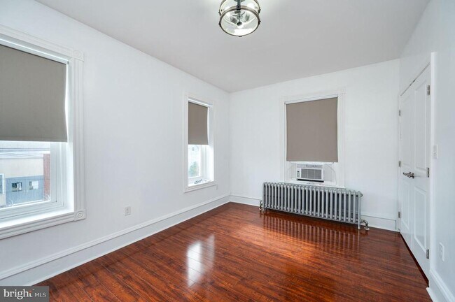 Building Photo - 121 W Arch St