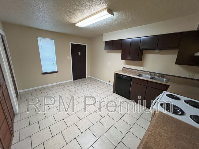 Building Photo - 10769 Alco Ave