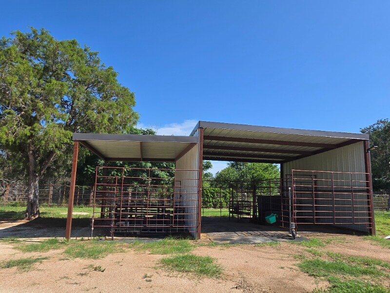 Building Photo - 606 Blessing Ranch Rd