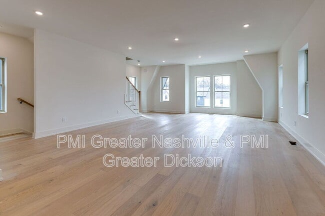 Building Photo - 537 Midnight Way