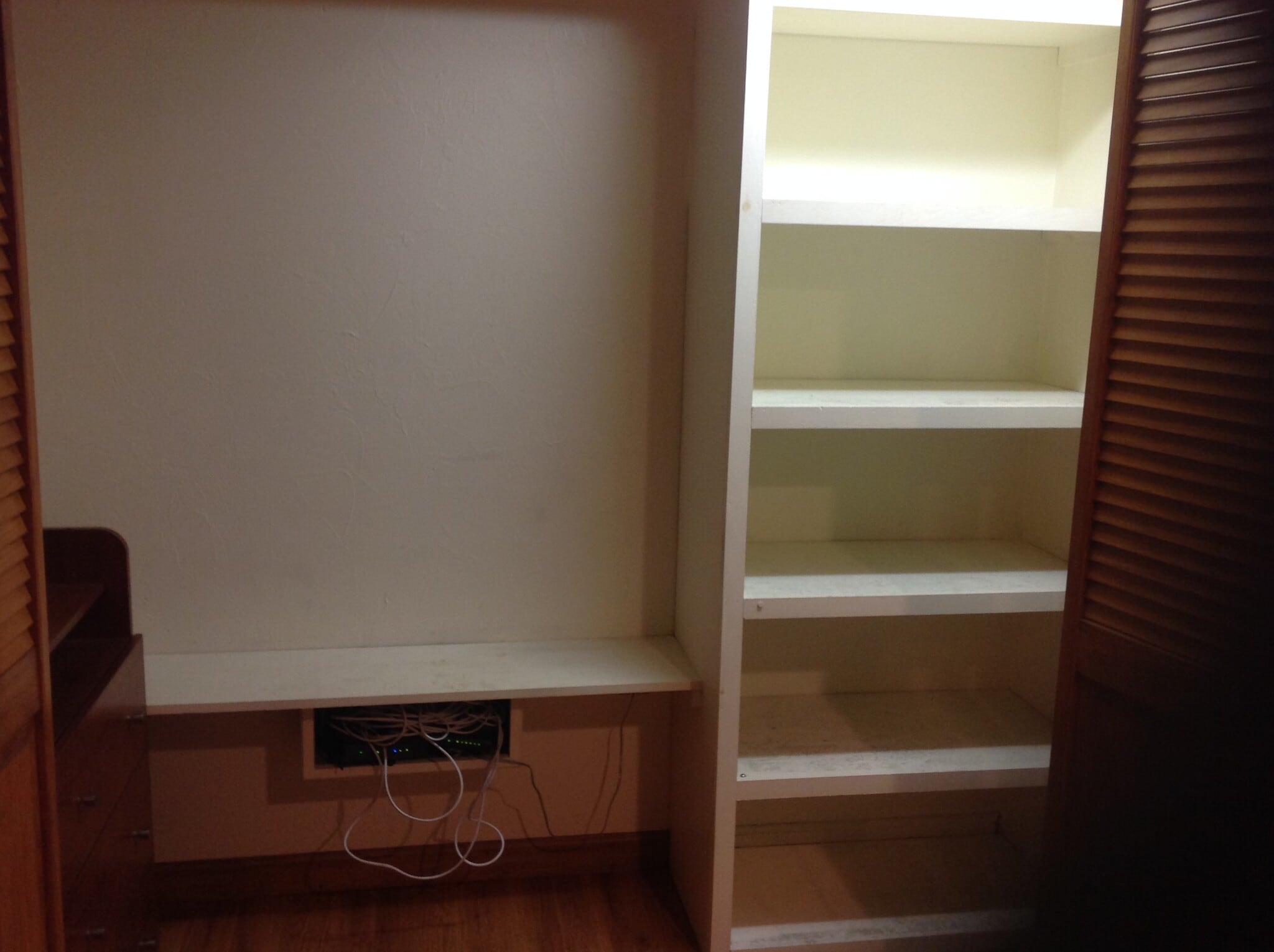 This is a large closet to right of dinette - 421 Oakhill Ave