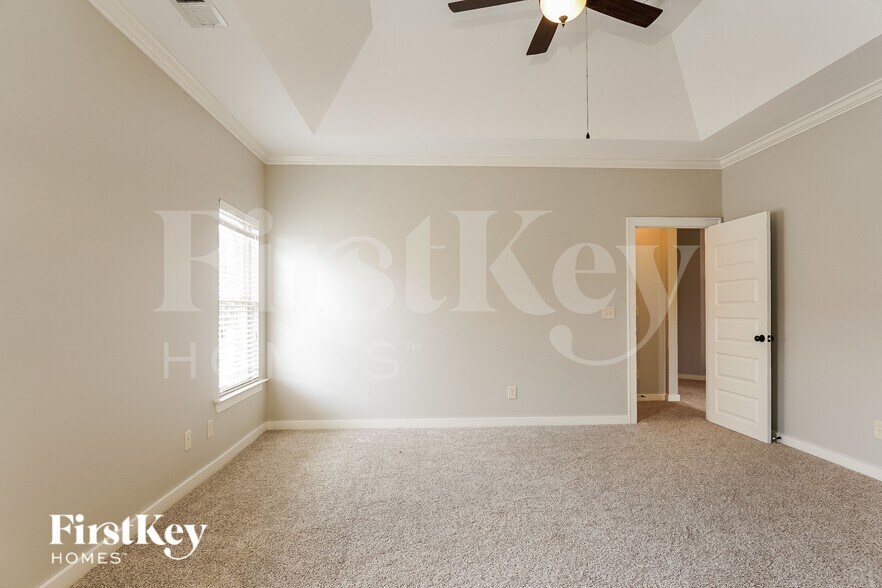 Building Photo - 604 Round Rd