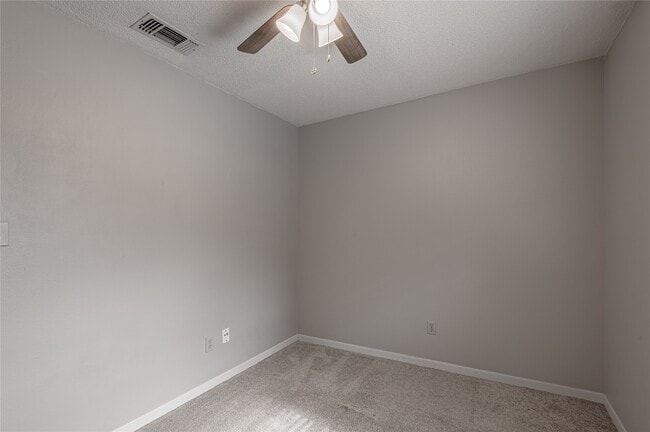 Building Photo - 3011 Sand Dr