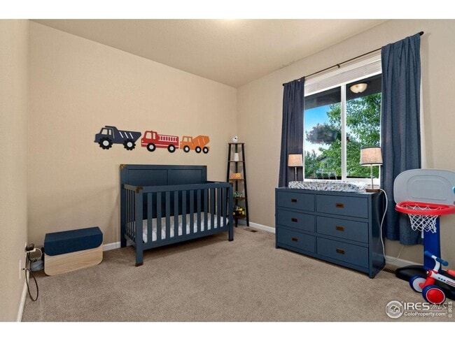 Building Photo - Renovated Milliken Home!