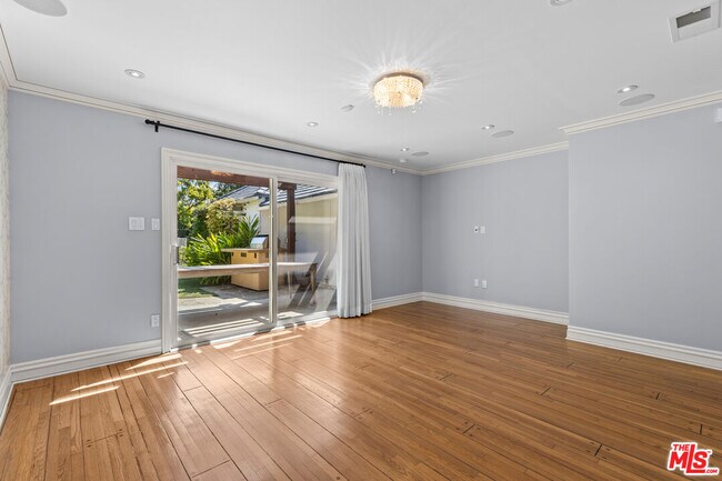Building Photo - 134 N Westgate Ave