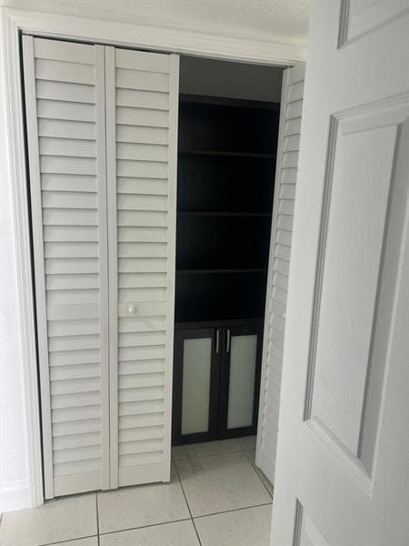 Building Photo - 2801 NE 51st St