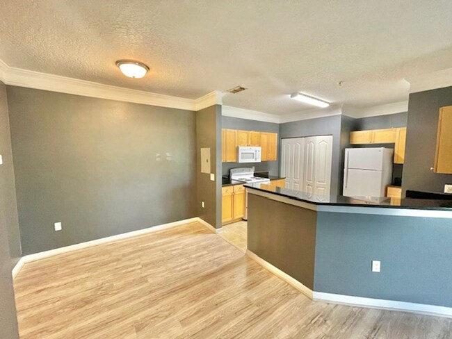 Building Photo - Orlando - 2 Bedroom, 2 Bathroom - $1695.00