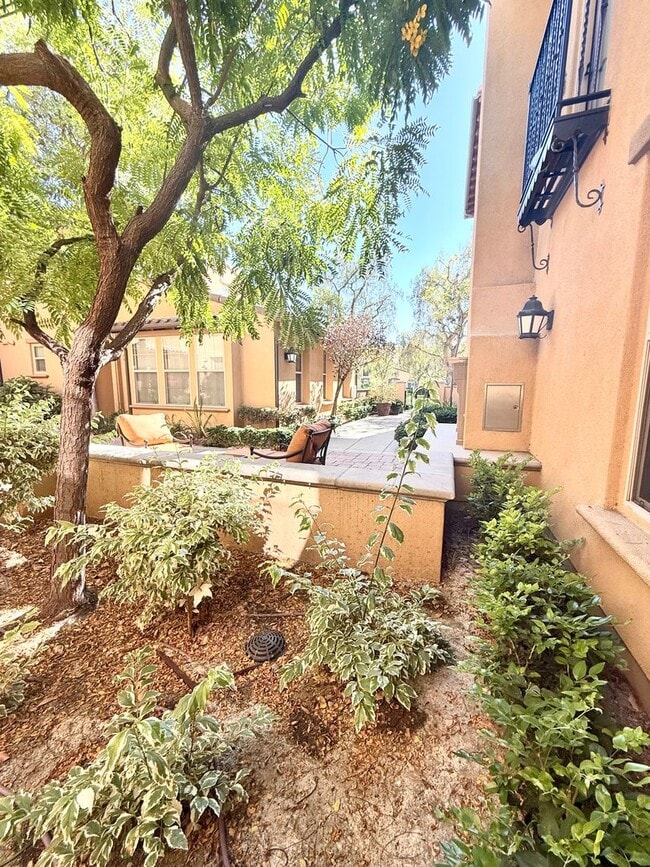 Building Photo - Spacious 3 bedroom Condo  in Portola Springs !