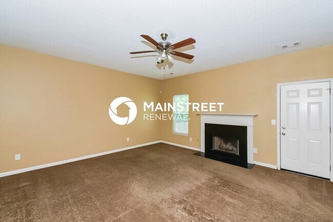 Building Photo - 4 Bedroom Pet-Friendly Home in Fairburn, GA with Main Street Renewal