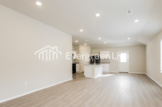 Building Photo - 2575 E Meramec St