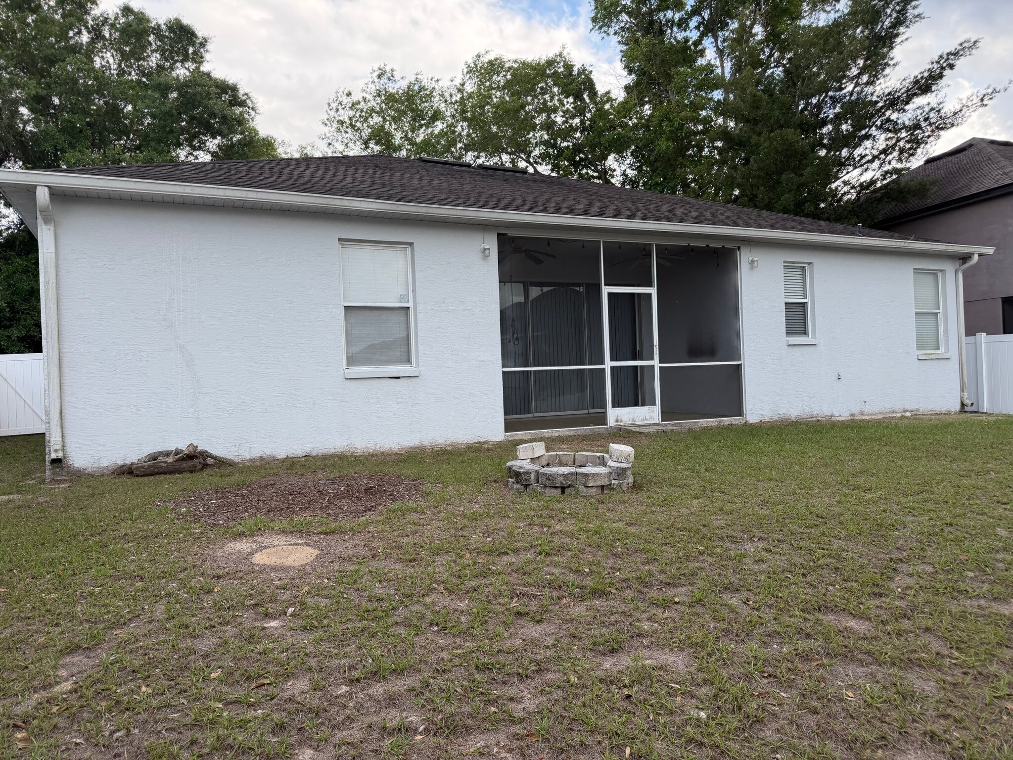 Building Photo - 704 Grand Canyon Dr