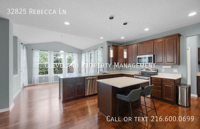 Building Photo - 32825 Rebecca Ln