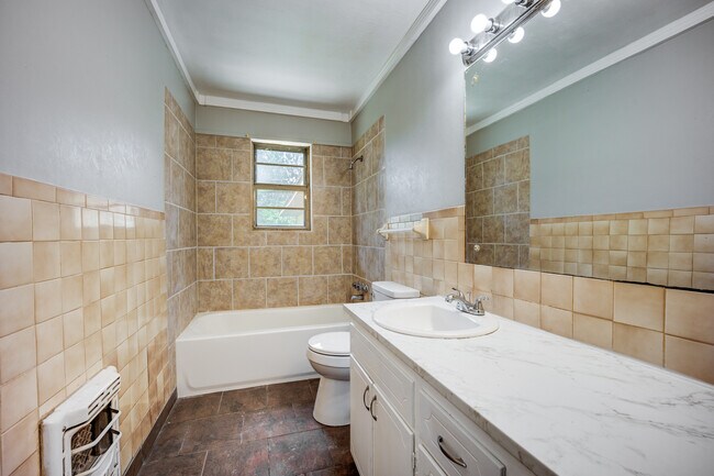 Building Photo - 2816 Memphis St