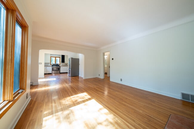 Building Photo - 14510 Gleason Lake Dr