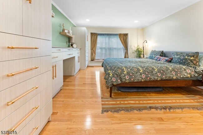 Building Photo - 4 Brightwood Ln