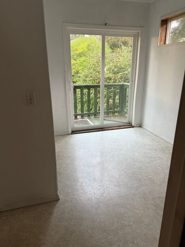 Building Photo - Spacious Two-Story with Country Kitchen an...