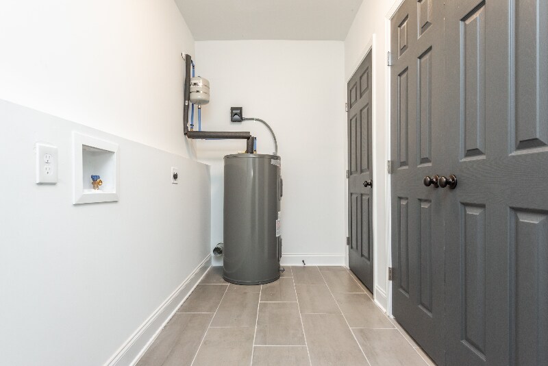 Building Photo - 1540 Eastland Rd SE