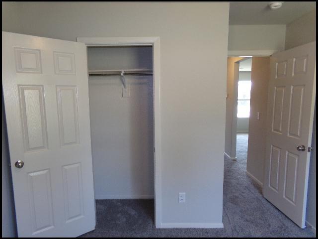 Building Photo - 10 Wisteria Dr