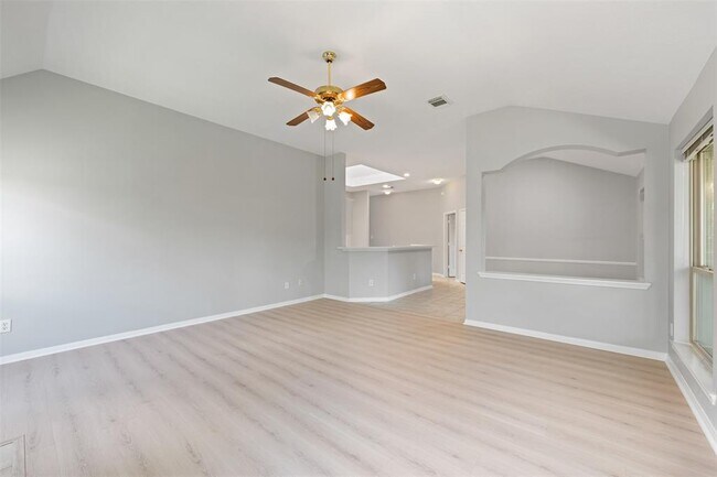 Building Photo - 2618 Parkbriar Ln