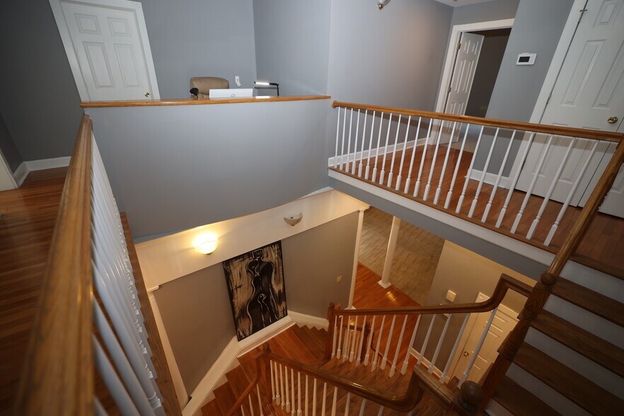 Second Floor - 852 Lincoln Ave