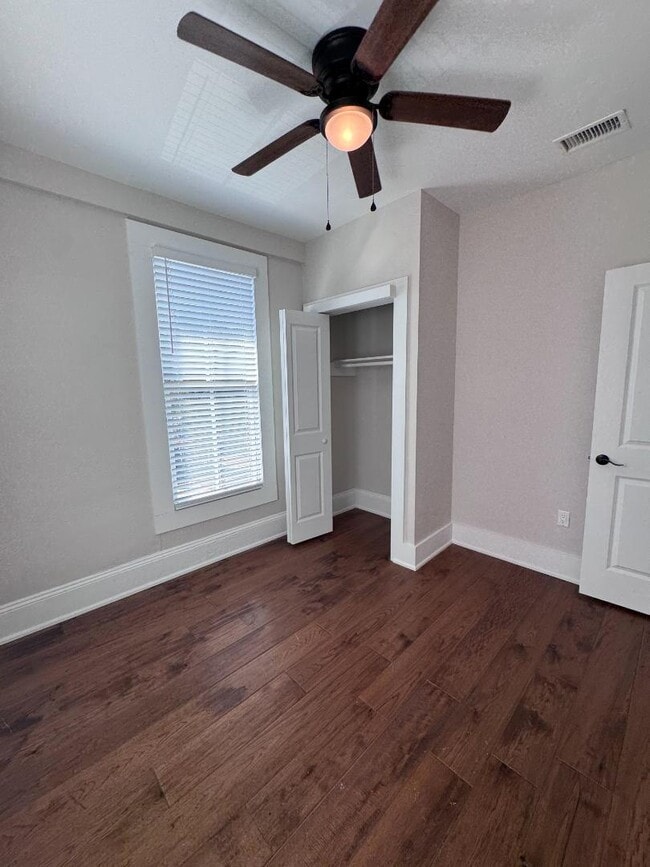 Building Photo - 300 E 3rd St