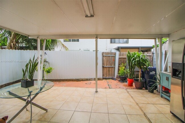 Building Photo - 6604 SW 113th Ave