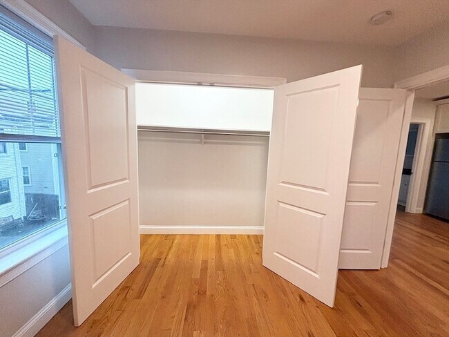 Building Photo - 156 Bow St