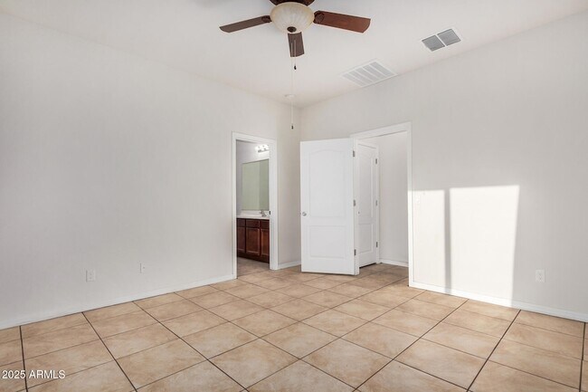 Building Photo - 4880 S 246th Ln